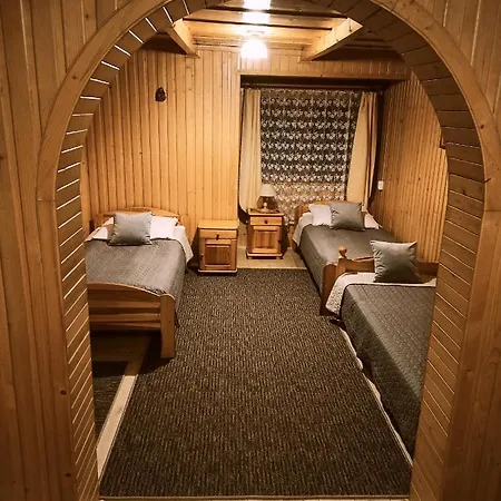 Brzoskwiniowy Dom * Banska Nizna